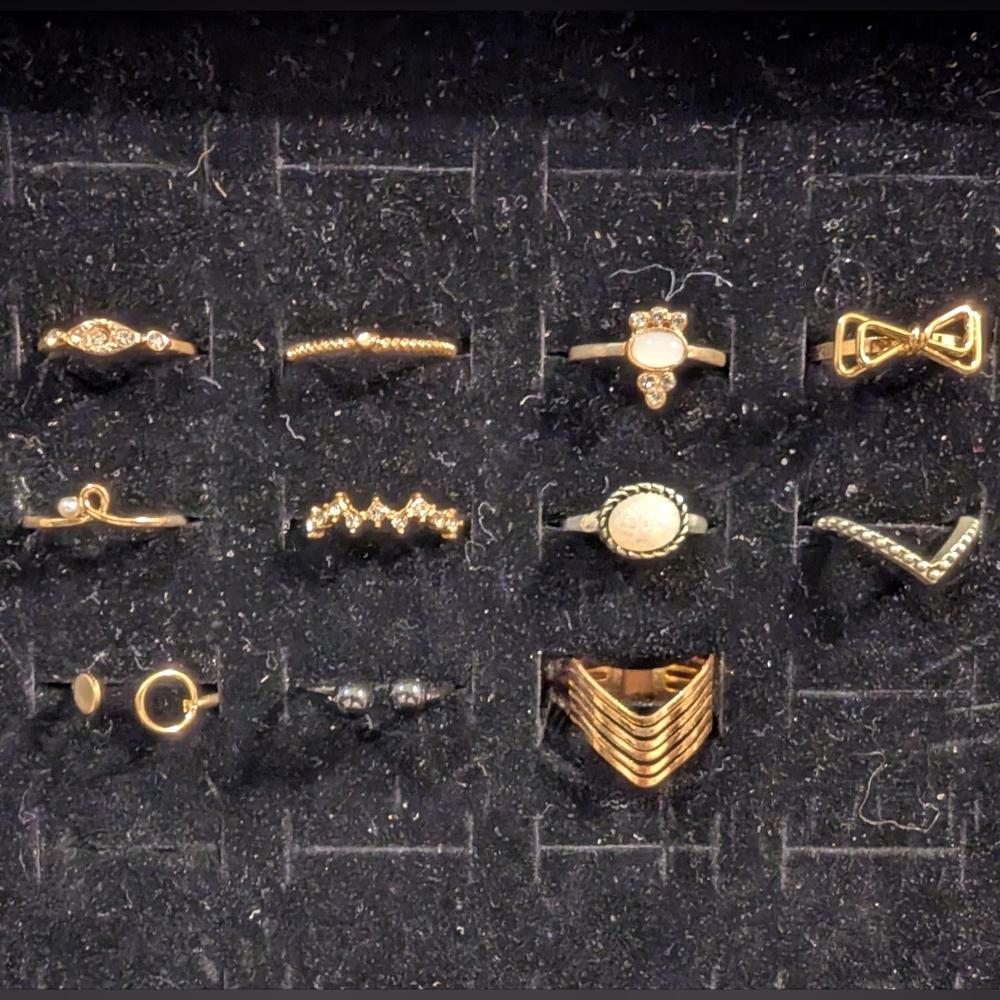 Costume jewelry rings size 8 assorted plus 2 adjustable